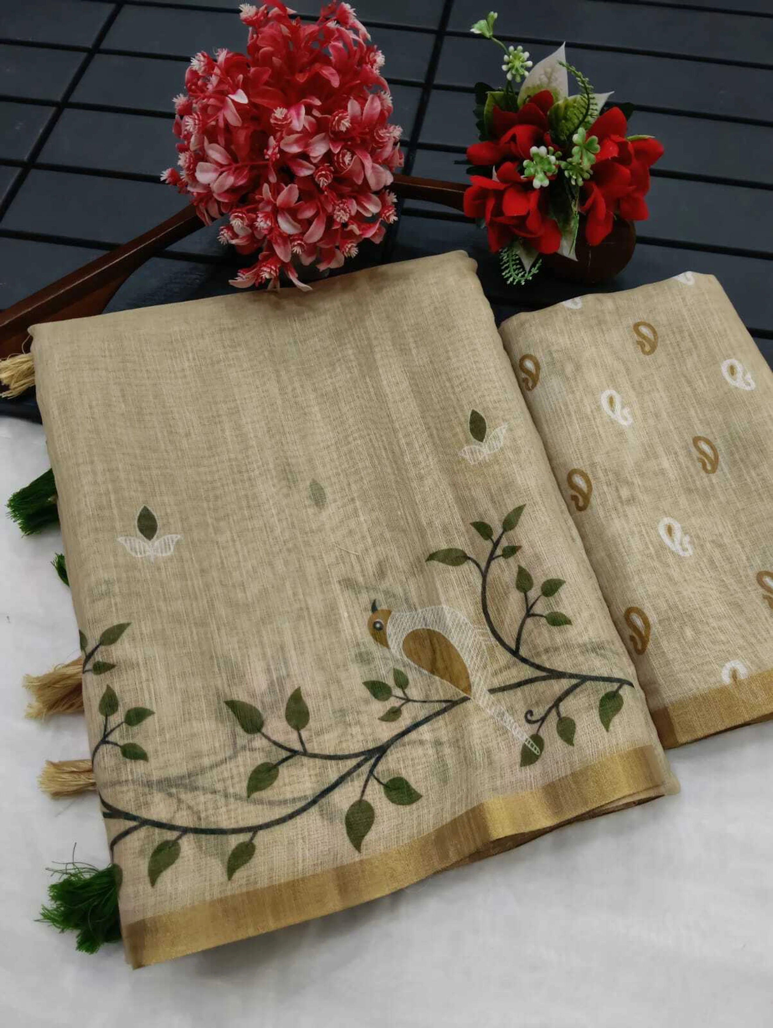 Retro Mumtaz Bollywood Saree Drape